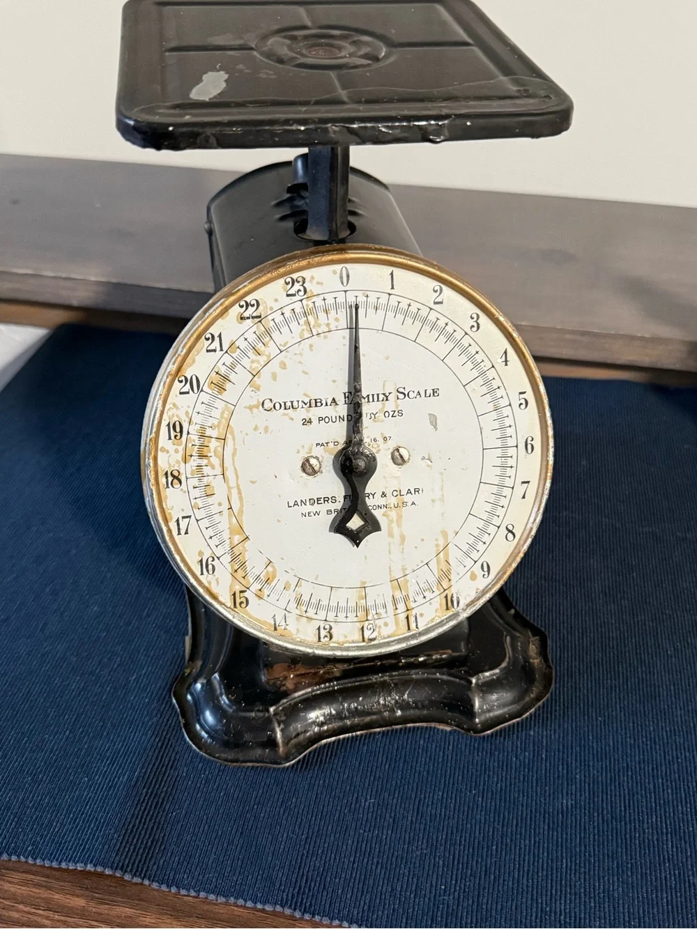 Vintage-Columbia family scale